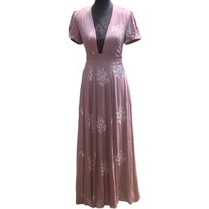 Sadie & Sage Blush Pink Floral Embroidered Dress size Small